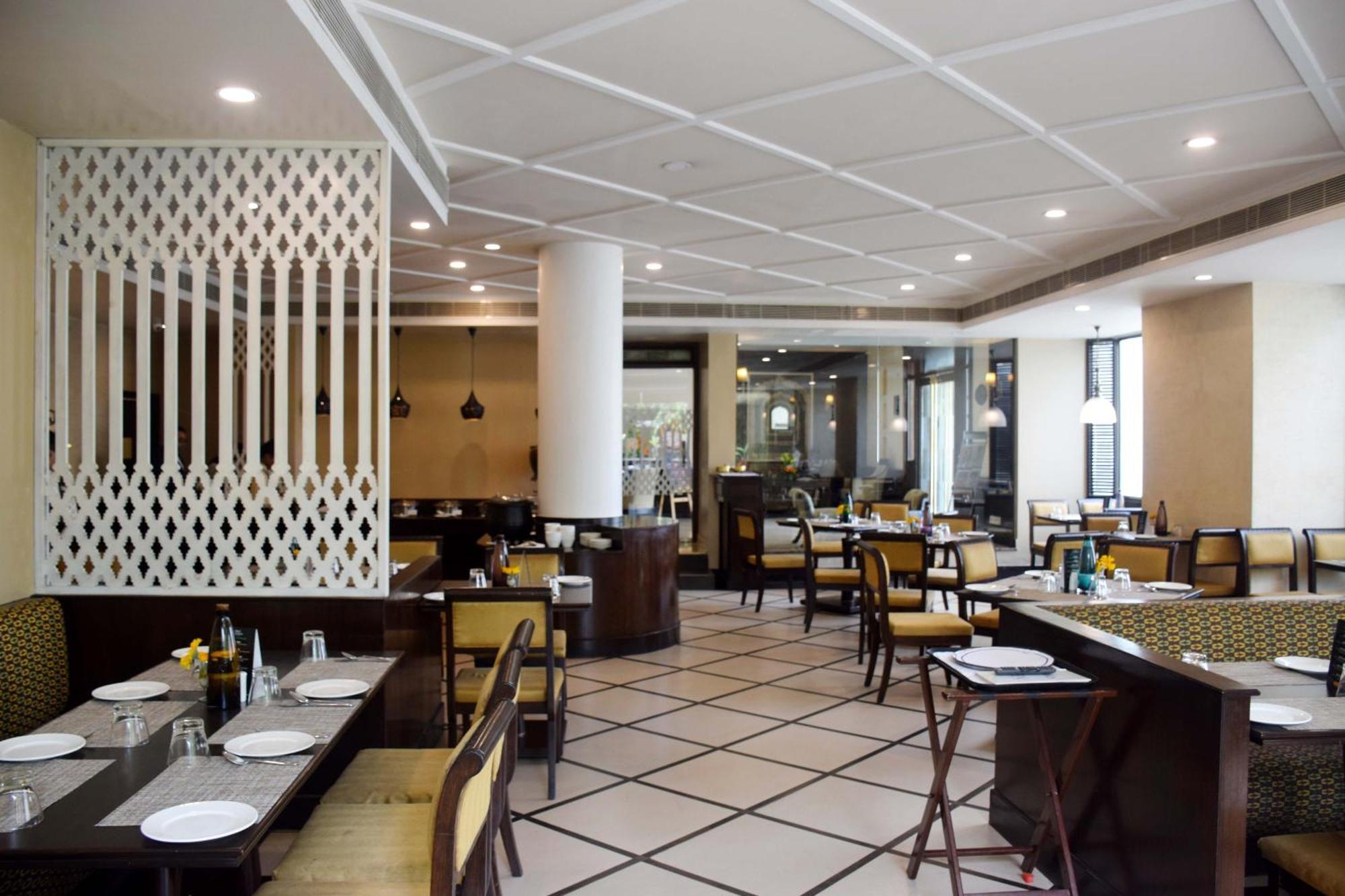 La Place Sarovar Portico Hotel